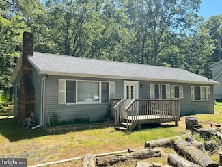 4535 Pine Ridge Dr W, Bushkill, PA 18324