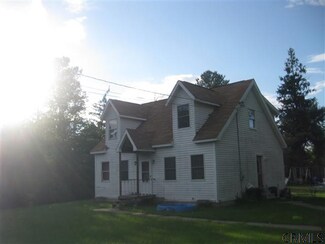 9 Rustic Bridge Rd, Rexford, NY 12148