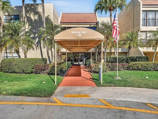 220 Lakeview Dr Unit 210, Weston, FL 33326