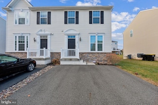 105 Kati Ct, Gilbertsville, PA 19525