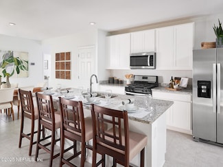 7480 Queensgate Cir, Jacksonville, FL 33219