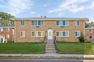 2072 Mississippi St, Maplewood, MN 55117