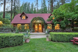 3752 Vineyard Way, Kettle Falls, WA 99141