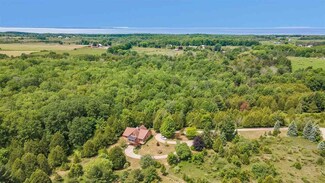 17870 Old Orchard Trail, Charlevoix, MI 49720