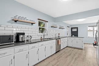 618 Holmes St S, Shakopee, MN 55379