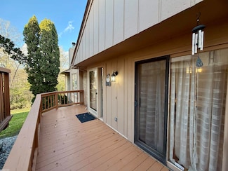 22200 River Ridge Trail, Farmington Hills, MI 48335