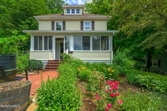 60 Cliffwood St, Lee, MA 01238