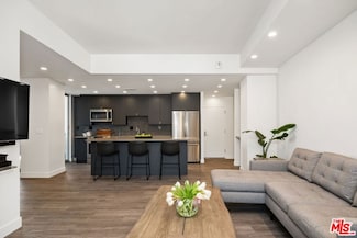 7250 Franklin Ave Unit 701, Los Angeles, CA 90046