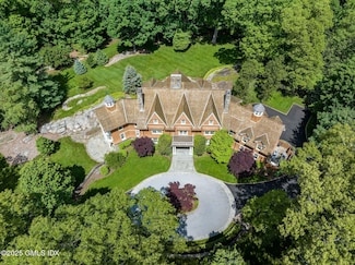 34 Dublin Hill Dr, Greenwich, CT 06830