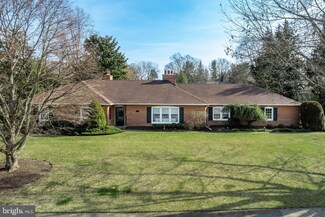 212 Hickory Ln, Moorestown, NJ 08057