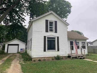 107 S 4th Ave, Forreston, IL 61030