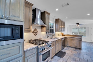 363 Balcones Dr, Fort Worth, TX 76108