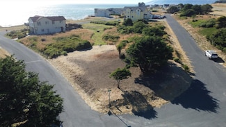 126 Neptune Dr, Shelter Cove, CA 95589