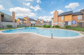 9090 S Braeswood Blvd Unit 47, Houston, TX 77074