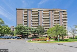 1800 Old Meadow Rd Unit 302, McLean, VA 22102