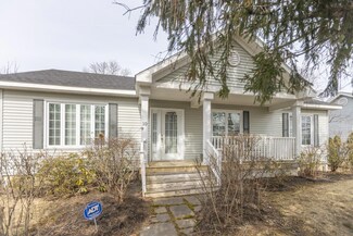 10 Seavey Ln, Rockland, ME 04841