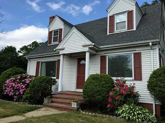 517 Killingly St, Providence, RI 02919