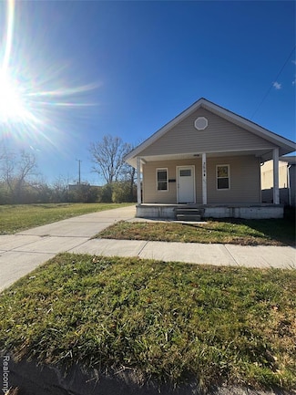 3594 Walnut St, Inkster, MI 48141