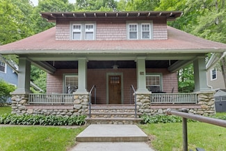 20 Saint Elmo Rd, Worcester, MA 01602