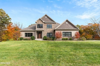 11 Gabby Ct, Schenectady, NY 12309