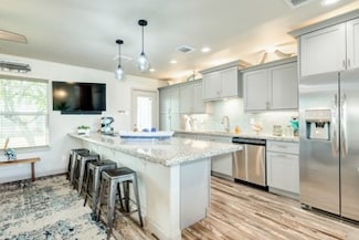 117 Tarpon Ave, Galveston, TX 77550