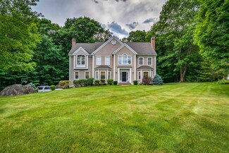 1 Dolloff Farm Dr, Exeter, NH 03833