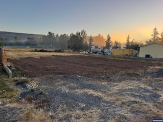 3722 Green River Rd, Sweet Home, OR 97386