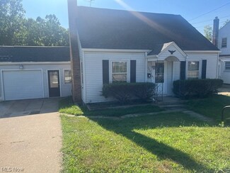 360 N 21st St, Newark, OH 43055