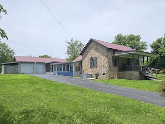 273 E Lee Dr, Palmer, TN 37365