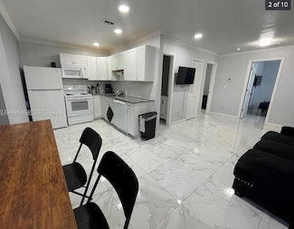 2240 Simms St, Hollywood, FL 33020