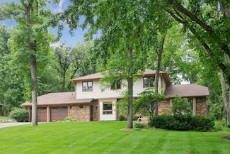 14016 Brandbury Walk, Minnetonka, MN 55345