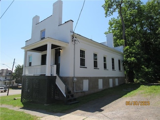 4 Geneva St, Lyons, NY 14489