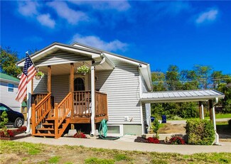 203 W South Railroad St, Knob Noster, MO 65336