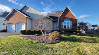 19 Dogwood Ln, Albany, NY 12211