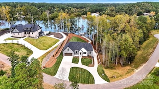 5764 Lake Pointe Dr, Granite Falls, NC 28630