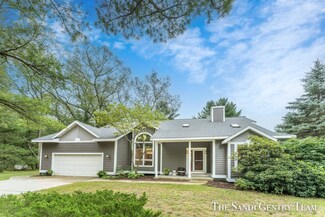 725 Silver Creek Rd, Whitehall, MI 49461