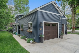 515 E Lake View Rd, Syracuse, IN 46567