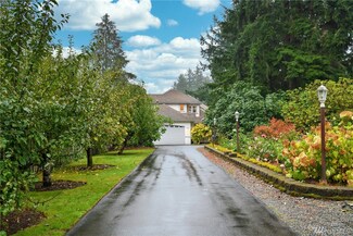 24219 Crystal Lake Rd, Woodinville, WA 98077