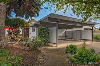 2126 33rd Ave W, Seattle, WA 98199