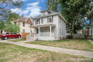 1039 Tamarack Ave NW, Grand Rapids, MI 49504