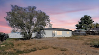 679 Meadow Lake Rd, Los Lunas, NM 87031