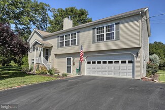 717 Pear St, Lemoyne, PA 17043
