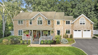 340 N Magee St, Southampton, NY 11968