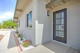8281 E 18th St, Tucson, AZ 85710