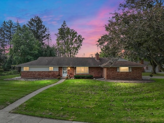 33843 Hamlin Ct, Farmington, MI 48335