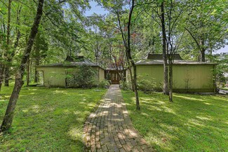 74 Tall Oaks Dr, Jackson, TN 38305