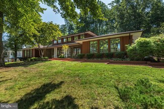 3103 Hemlock Point Ct, Triangle, VA 22172