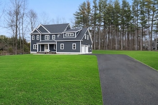 10 Chatham Ln, Danvers, MA 01923