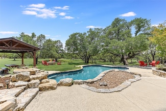 1011 Oak Meadow Dr, Dripping Springs, TX 78620