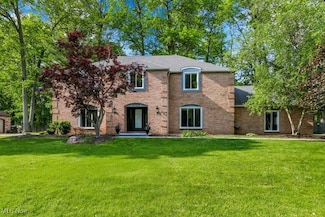 24228 Stonehedge Dr, Westlake, OH 44145